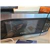 Image 7 : Kitchen Small Appliance and Tool Lot