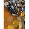 Image 6 : Large Assortment of Kitchen Utensils