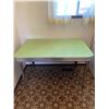 Image 7 : Vintage 50s Green Formica Chrome Kitchen Table