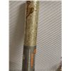 Image 7 : Spring Decor Bundle With Hamper and Towels