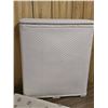 Image 9 : Spring Decor Bundle With Hamper and Towels