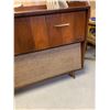 Image 12 : 1954 Viking High Fidelity Console Stereo