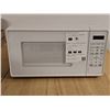 Image 1 : Comfee CM-M091AGN 0.9 cu ft Microwave Oven