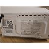 Image 6 : Comfee CM-M091AGN 0.9 cu ft Microwave Oven