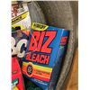 Image 6 : Vintage Laundry and Cleaning Supplies Lot
