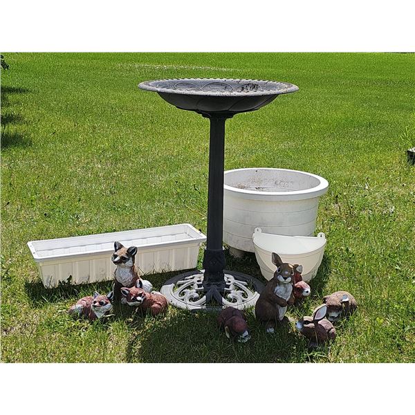 Outdoor Garden Lot with Bird Bath, Planters, and Animal Figurines