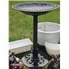Image 5 : Outdoor Garden Lot with Bird Bath, Planters, and Animal Figurines