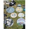 Image 4 : Garden Decor With Figurines, Stepping Stones, Solar Lights
