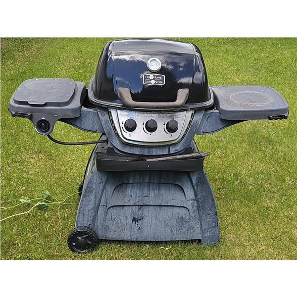 Life @ Home Gas Grill and Set of Seven Galvanized Tubs