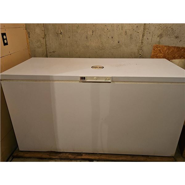 Working Kenmore Chest Freezer Model 82170 with Baskets-Perfect for the Upcoming Hunting Season!