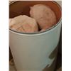 Image 11 : Quilters Paradise Lot! Rolls and Bundles of Wool Batting