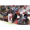 Image 4 : Large selection of plastic gaming figures of unknown origin