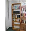 Image 1 : Pressed board bookcase