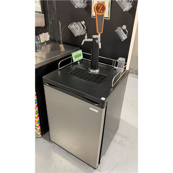 Insignia 1-Tap Beverage Cooler Kegerator (glassware not included)