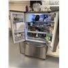 Image 4 : Samsung RF28R6201SR French Door Refrigerator (contents not included)