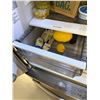 Image 6 : Samsung RF28R6201SR French Door Refrigerator (contents not included)