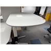 Image 7 : Herman Miller LBM919191AJS Adjustable Height Sit-to-Stand Table 59" x 39"
