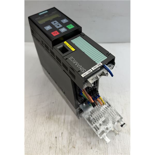 Siemens #6SL3210-1PE18-0UL1 w/ #6SL3244-0BB12-1FA0