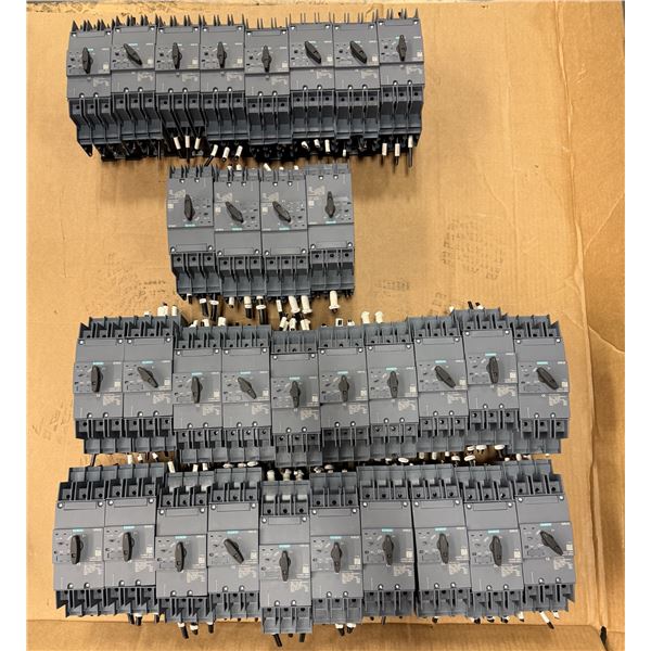 Lot of (32) Assorted Siemens Circuit Breakers