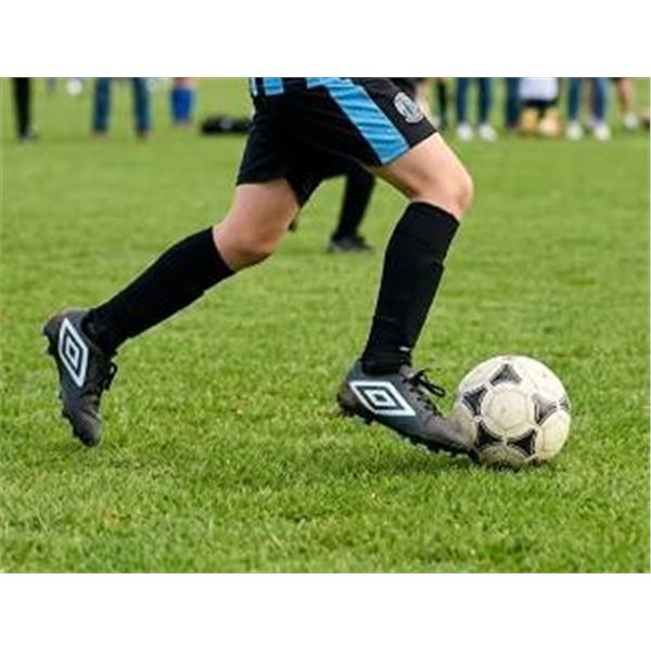 Umbro Aurora II Soccer Cleat, Size 3