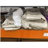 Image 2 : Queen Size Beige Leaf Pattern Sheet Set
