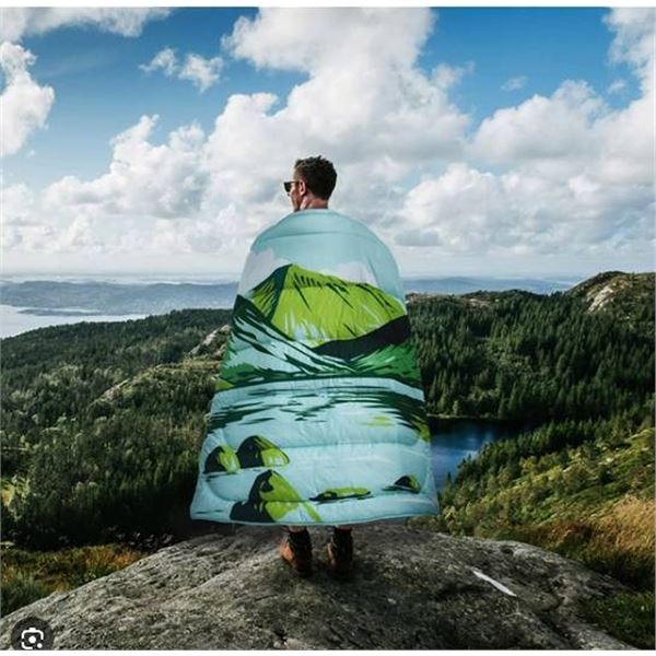 Below Zero WEARABLE BLANKET 54" x 76"