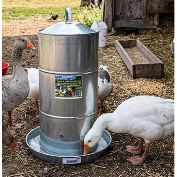 Farm-Tuff 8 Gallon Poultry Waterer