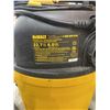 Image 4 : DeWalt 6-Gallon Wet/Dry Vac