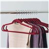 Image 1 : Amazon Basics Velvet Hangers 100-Pack