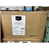 Image 2 : Amazon Basics Velvet Hangers 100-Pack