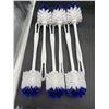 Image 2 : 6 Plastic Toilet Brushes