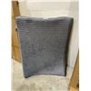 Image 2 : Couture Pets Quilted Pet Mat, Gray