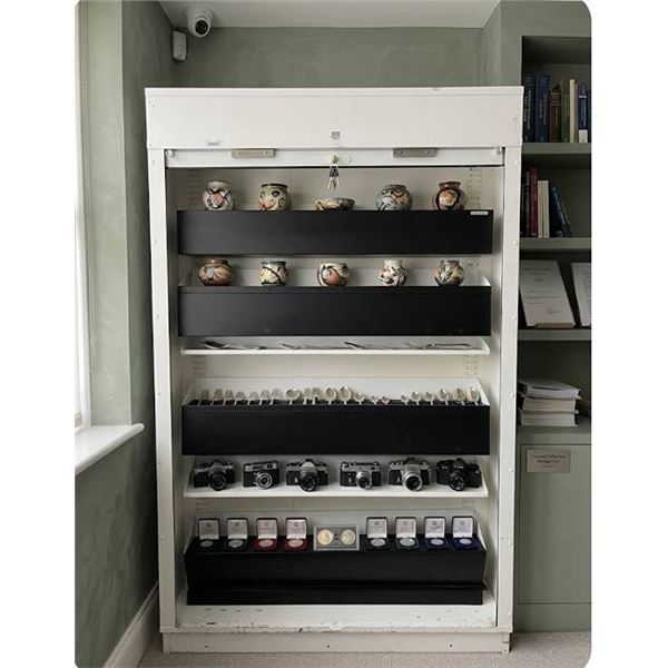 Steel Storage Cabinet With Locking Door