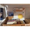 Image 1 : Lot: Door Closer, Sandpaper, Manifold