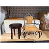 Image 2 : Miniature Wicker Chair (4) and 1 Wooden Table