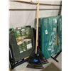 Image 5 : 2 Poly Leaf Rakes RONA and VALU+