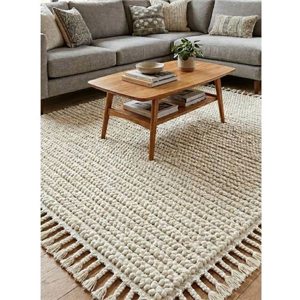 White Textured Area Rug with Tassels 6x9'