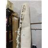 Image 2 : White Textured Area Rug with Tassels 6x9'