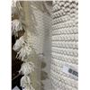 Image 3 : White Textured Area Rug with Tassels 6x9'