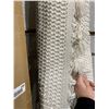 Image 4 : White Textured Area Rug with Tassels 6x9'