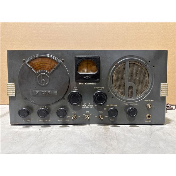 Hallicrafters Inc. Sky Champion Radio Receiver