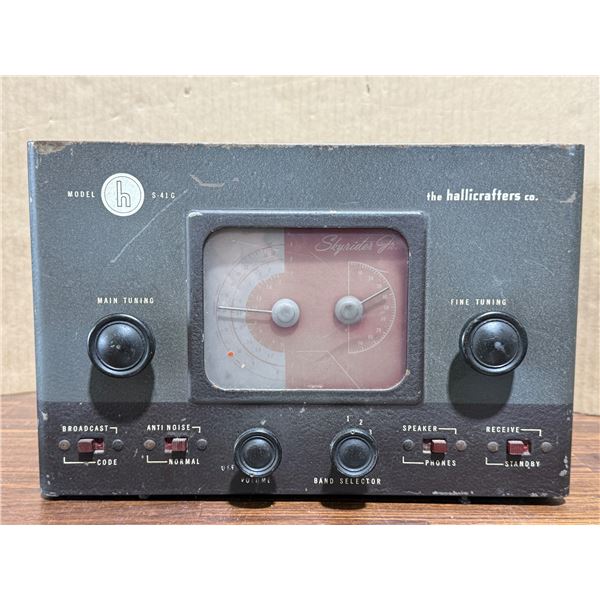 The Hallicrafters Co. Model S-41G Tube Radio