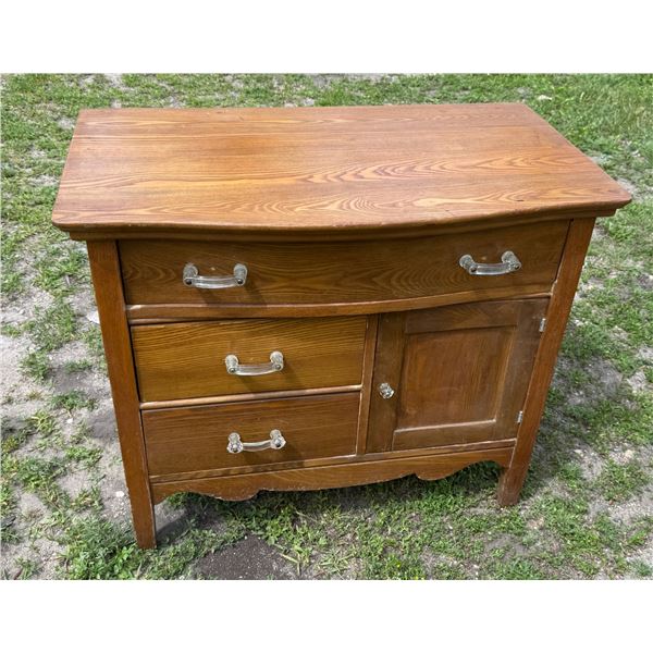 ANTIQUE OAK WASH STAND