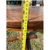 Image 13 : VINTAGE OAK PEDESTAL CONVERTIBLE TABLE