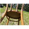 Image 9 : VINTAGE CLASSIC THONET-STYLE BENTWOOD CHAIRS, LOT OF THREE