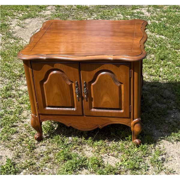 VINTAGE WOODEN END TABLE