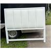 Image 4 : WHITE UPHOLSTERED QUEEN HEADBOARD WITH VERTICAL TUFTING
