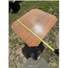 Image 9 : ANTIQUE-STYLE WICKER TABLE