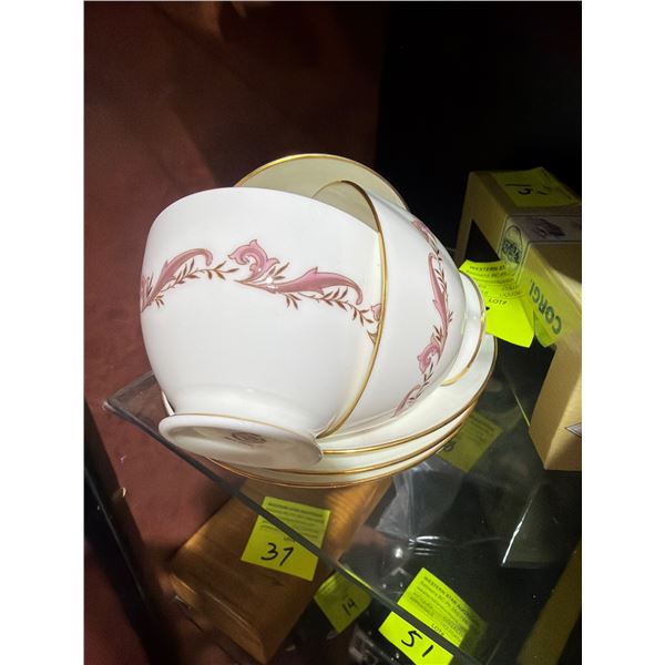 Minton LAURENTIAN pink Pat pattern S659 tea cups and saucers
