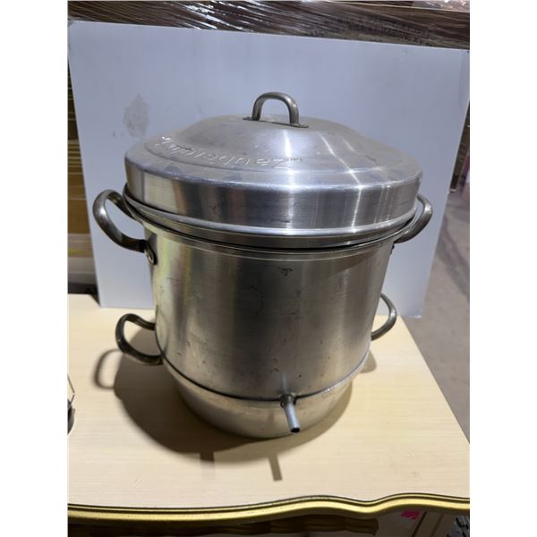 Juicer pot